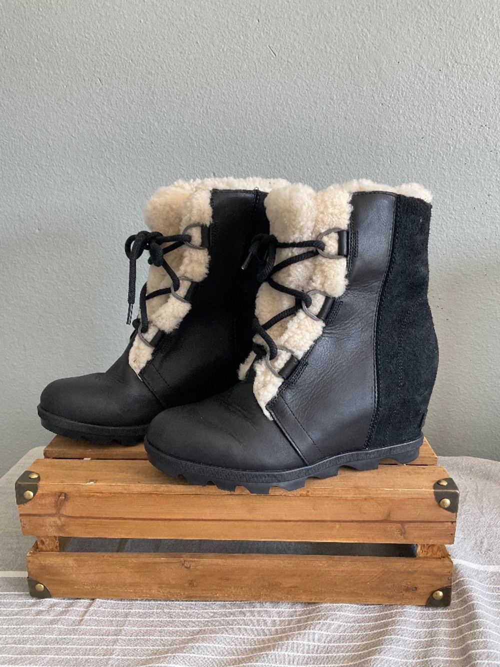 SOREL JOAN OF ARTIC WEDGE BOOTS SZ 10.5